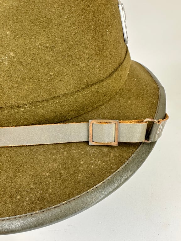 Heer 2nd pattern Afrikakorps pith helmet (APN 1942)