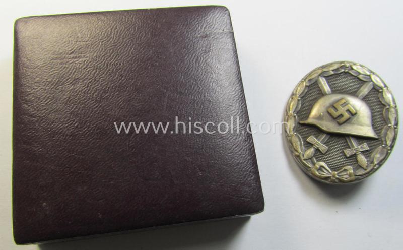 Superb, 'Verwundeten-Abzeichen in Silber' being a non-maker-marked- and typical 'Buntmetall'-based example that comes stored in its maker- (ie. 'L/11' ie. 'Wilh. Deumer'-) marked- & period etui as recently found