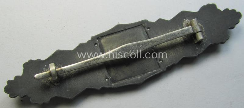 Attractive, 'Nahkampfspange in Silber' (or: silver-class close-combat clasp ie. CCC) being a non-maker-marked- and/or minimally converse-shaped so-called: 'six-dot'-specimen as was produced by a to date unidentified maker- (ie. 'Hersteller')