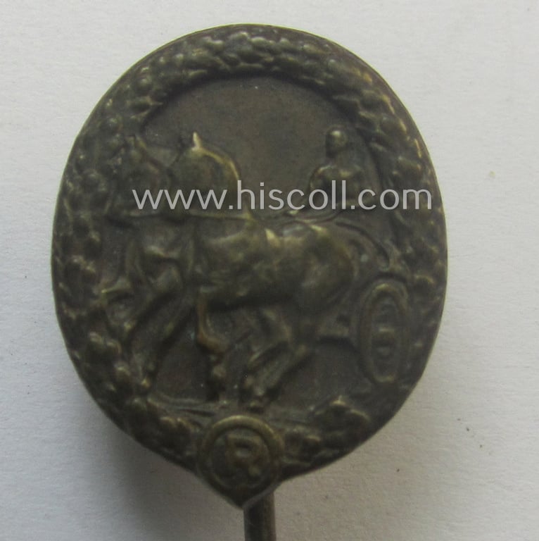 Attractive, 'Deutsches Fahrer-Abzeichen' (ie. 'in Bronze') and accompanying miniature being both maker- (ie. 'L.Chr. Lauer'-) marked examples that came stored in their period box (ie. etui) as issued