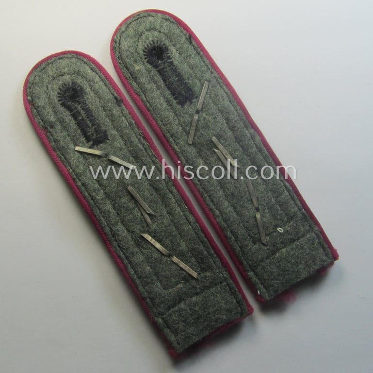 Pair of WH (Heeres), early-war-period- (ie. 'M40'-pattern, 'tailor-made') 'cyphered', NCO-type shoulderstraps as intended for usage by an: 'Oberfeldwebel der Veterinär-Trpn.'