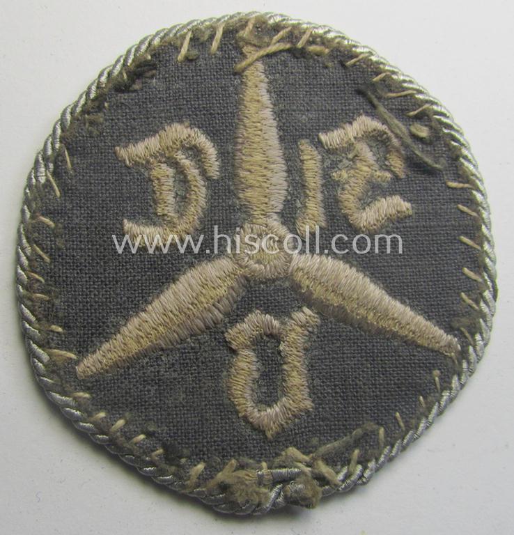 WH (Luftwaffe) machine-embroidered, trade- ie. special-career ie. proficiency patch as was specificallly intended for usage by: 'geprüfter ehemaligen Militärschuler' (ie. qualified former LW-students)