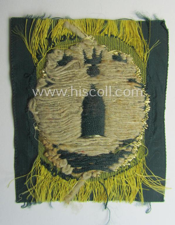 WH (Heeres) 'Richtabzeichen für Artillerie-Richtkannoniere' (or: artillery gun-layers patch) as executed in the neat 'BeVo-weave'-pattern