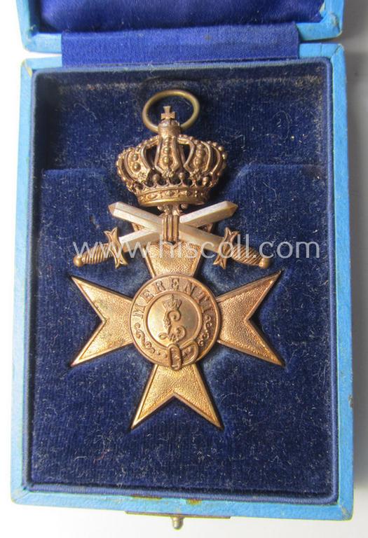 Attractive, (pre)WWI-period: 'Bayern Militär-Verdienstkreuz 3. Klasse mit der Krone' being a nicely preserved example that came stored in its luxuriously styled, light-blue-coloured etui (marked: 'Weiss & Co. - München')