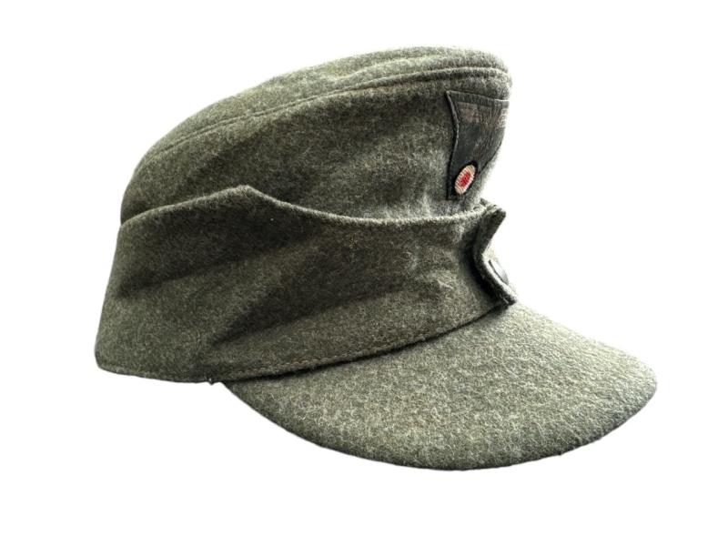 M43 Army (Heer) Field Cap ‘Einheitsfeldmütze’ with RBNr 1944.