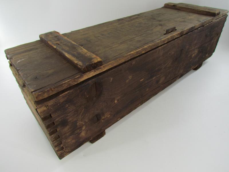 Luftschutz Entgiftungsspritze With Original Wood Crate