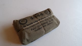 Verbandpäckchen (field dressing) 1944