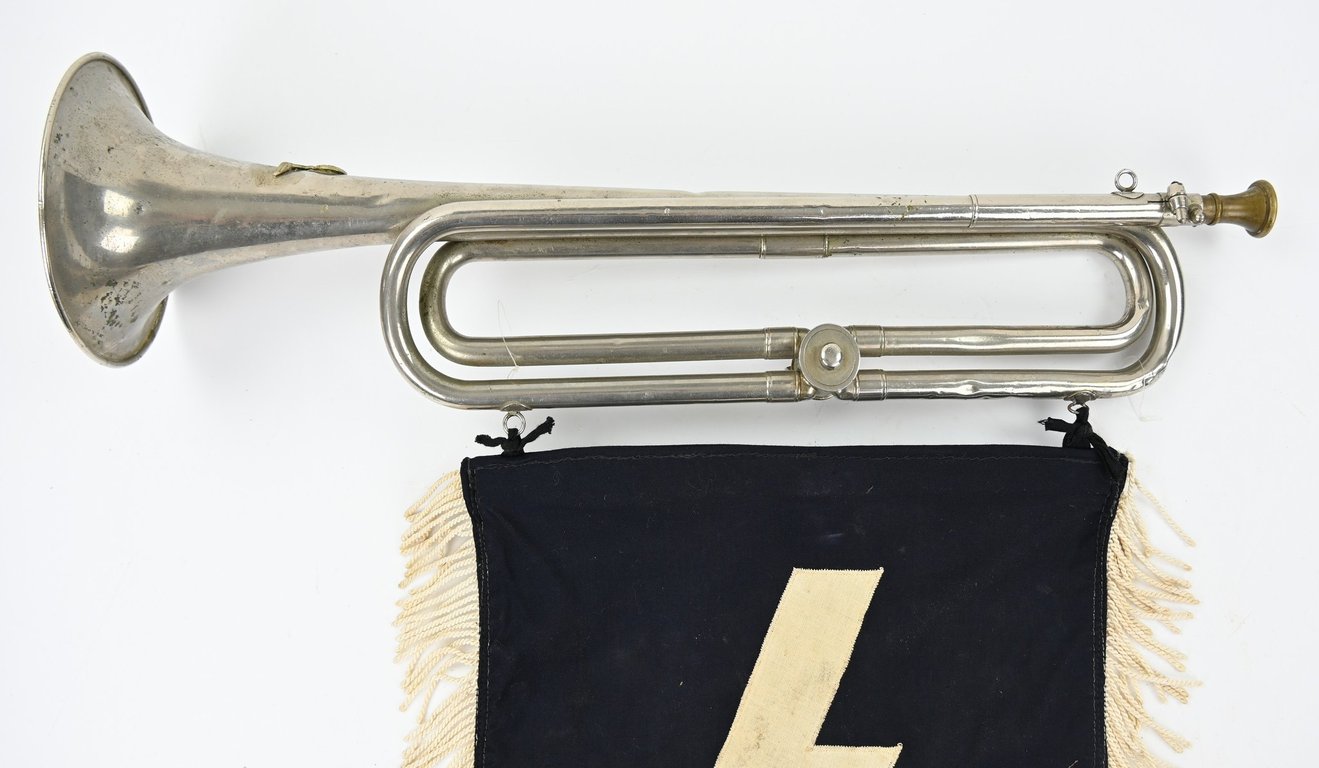 German DJ Trumpet & Fahne