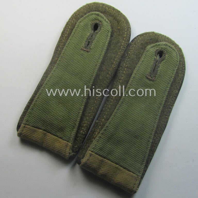 Fully matching - and most certainly very rarely encountered! - pair of WH (Heeres) NCO-type, 'tropical'-pattern shoulderstraps as was intended for an: 'Oberfeldwebel der Pionier-Trpn.'