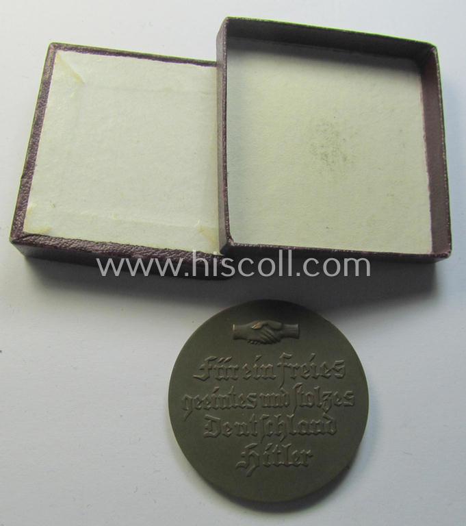 Superb, bronze-toned (and I deem genuine bronze-metal-based!) commemorative-table-medal (ie. 'nichttragenare Erinnerungs-Medaille') entitled: 'Hindenburg - Hitler - 30.1.1933 - 5.3.1933' and that comes stored in its period etui