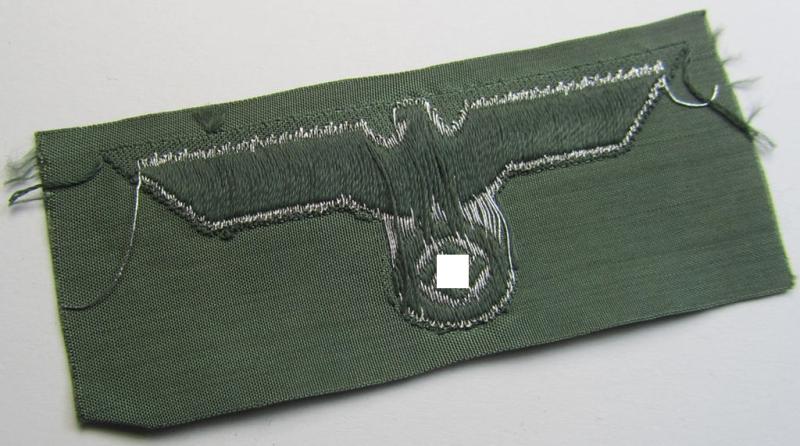 Superb - and not that easily encountered! - WH (Heeres) 'flatwire'-woven, officers'-type overseas cap-eagle (ie. 'Offiziersadler für Schiffchen') as was also intended for usage on the: 'Knautschmützen o. Alter-Art-Schirmmützen' ie. visor-caps