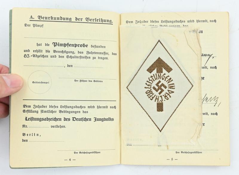 German Hitler Youth Leistungsbuch with insignia