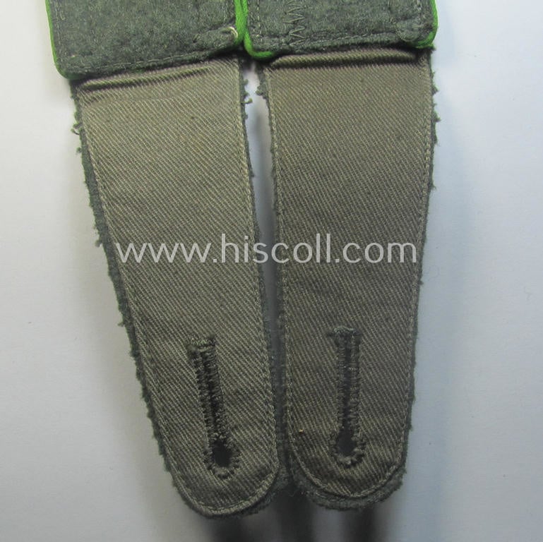 Attractive - fully matching and actually scarcely found! - pair of WH (Heeres) mid-war-period- (ie. 'M41 o. M43'-pattern-) NCO-type shoulderstraps as was intended for usage by an: 'Unteroffizier der Panzer-Grenadier-Trpn.'