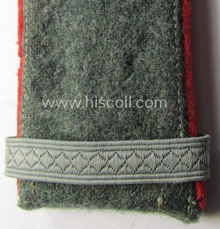 Single, WH (Heeres) 'M41- o. M43'-pattern, EM-type shoulderstrap: 'Soldat u. Uffz.-Anw. der Art.-Truppen'