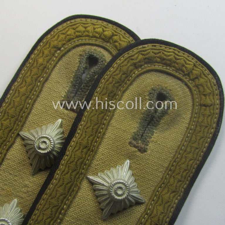 Fully matching - and most certainly very rarely encountered! - pair of WH (Heeres) NCO-type, 'tropical'-pattern shoulderstraps as was intended for an: 'Oberfeldwebel der Pionier-Trpn.'