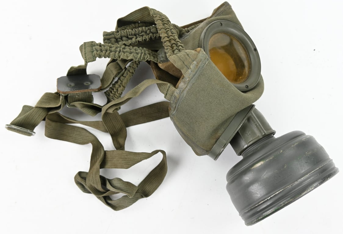 German LS Gasmask & Cannister