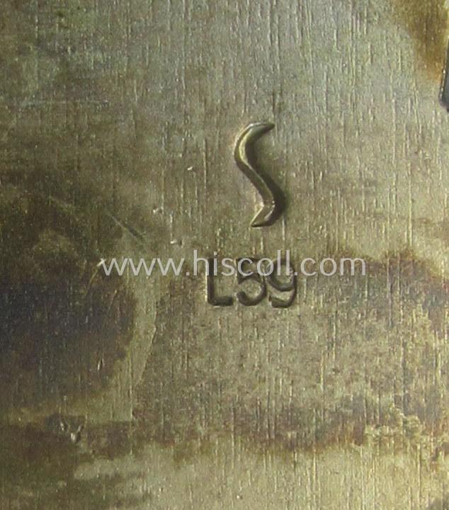 Rarely seen, WWI-period Iron Cross 1st class (or: 'Eisernes Kreuz 1. Klasse') being a very nicely preserved- and dual-maker- ie. 'L/59' and 'S'-marked!) example that came stored in its period (simplified) 'LDO'-etui