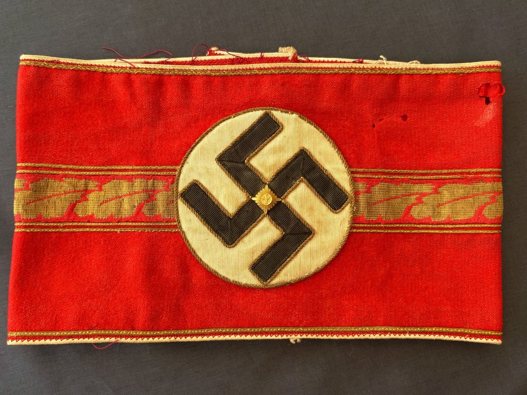 GERMAN WWII RARE THIRD REICH NAZI POLITICAL LEADER KRIEGSLEITER ARMBAND.