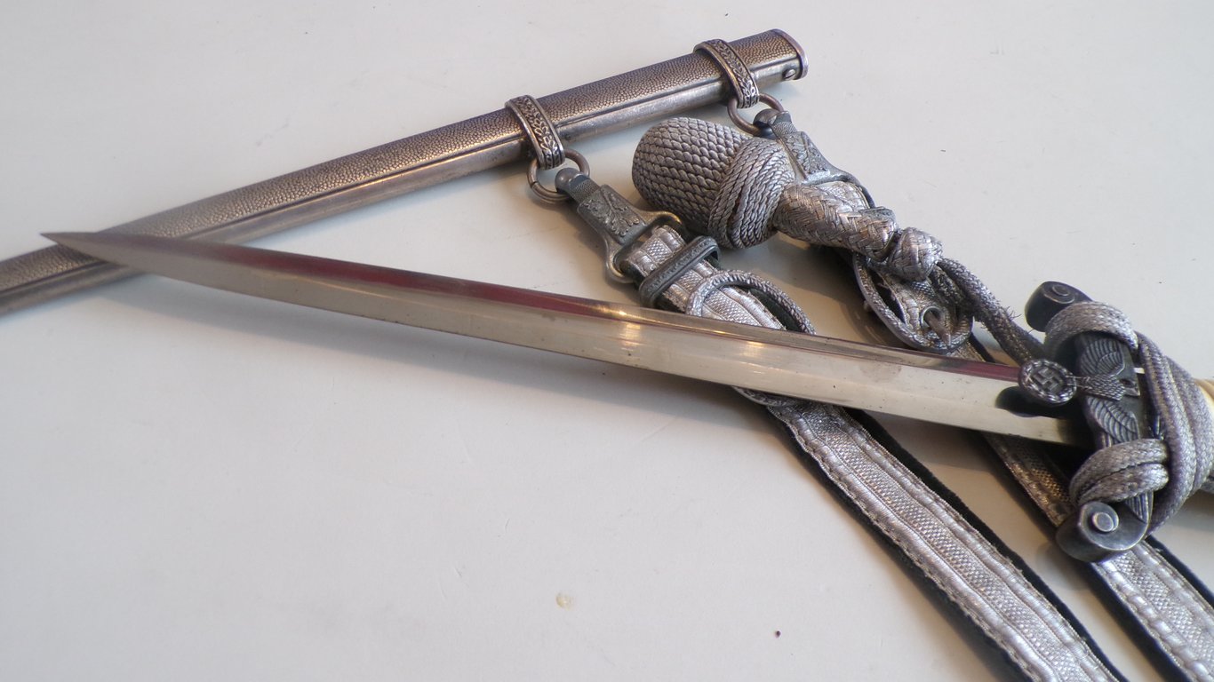 Early Heer Officer's Dagger by Carl Eickhorn