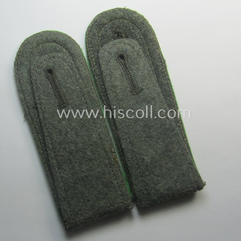 Pair of mid-war-period- (ie. 'M41 o. M43'-pattern) WH (Heeres) NCO-type shoulderstraps: 'Unteroffizier eines Panzer-Grenadier-Rgts. o. Abts.'