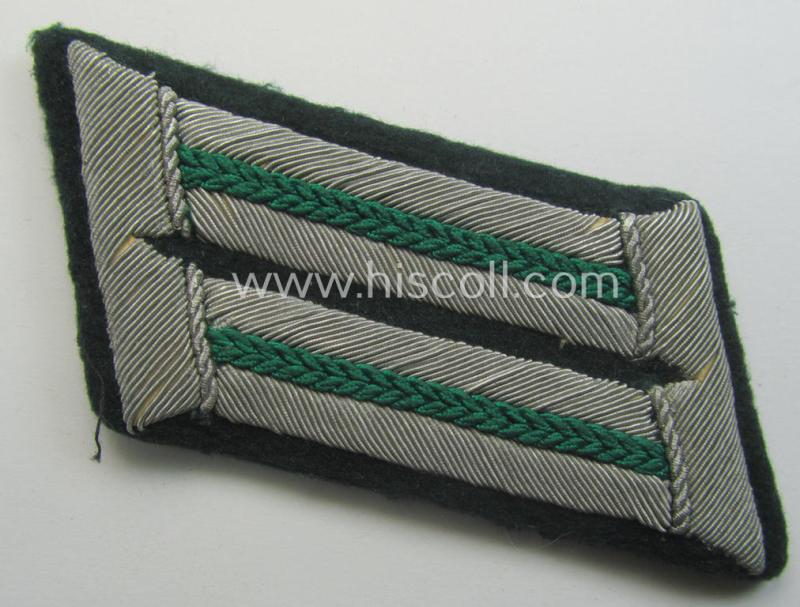Fully matching - and clearly worn! - pair of WH (Heeres) collar-tabs (ie. 'Kragenspiegel für Offiziere') as piped in the desirable green- (ie. 'grüner'-) coloured branchcolour as was intended for an: 'Offizier eines Jäger- o. Gebirgsjäger-Rgts....