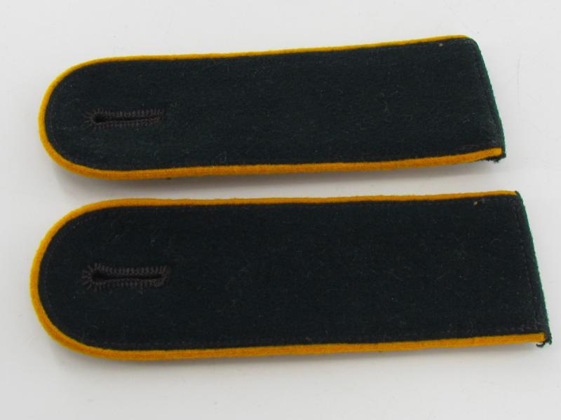 Wehrmacht (Heer) M36 cavalry EM shoulder boards