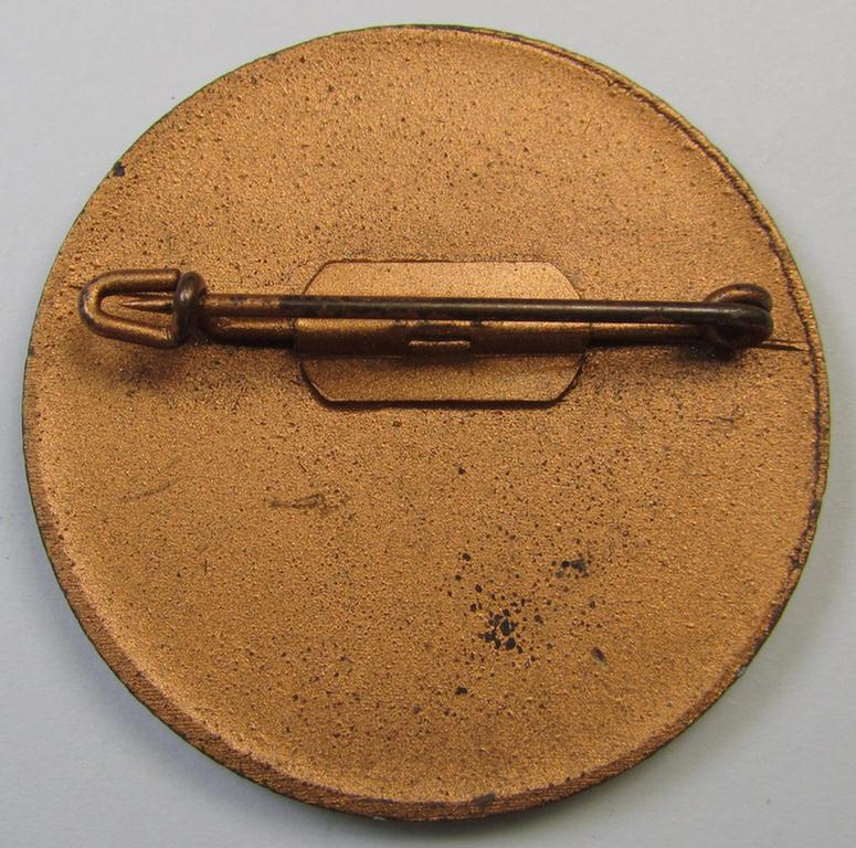 Later-war-period-, painted - but nevertheless detailed! - bronze-class shooting- ie. marksmans'-badge aka: 'Gauleistungsabzeichen 1944 in Bronze des Standschützenverbandes Tirol-Vorarlberg' (as was awarded for the 'KK-Gewehr')