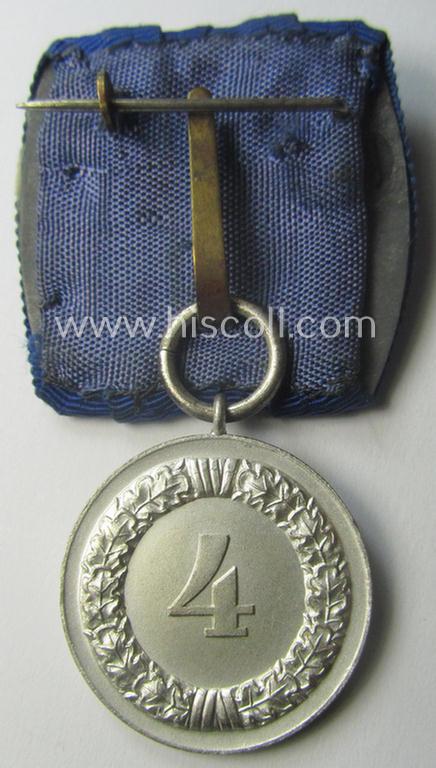 Bright silver-toned - and neatly detachable! - WH (Luftwaffe) so-called: 'Einzelspange' showing a: 'WH-Dienstauszeichnung 4. Stufe' (as was intended for 4 years of loyal-service) and that shows a detailed, LW-type-eagle-device, period-attached