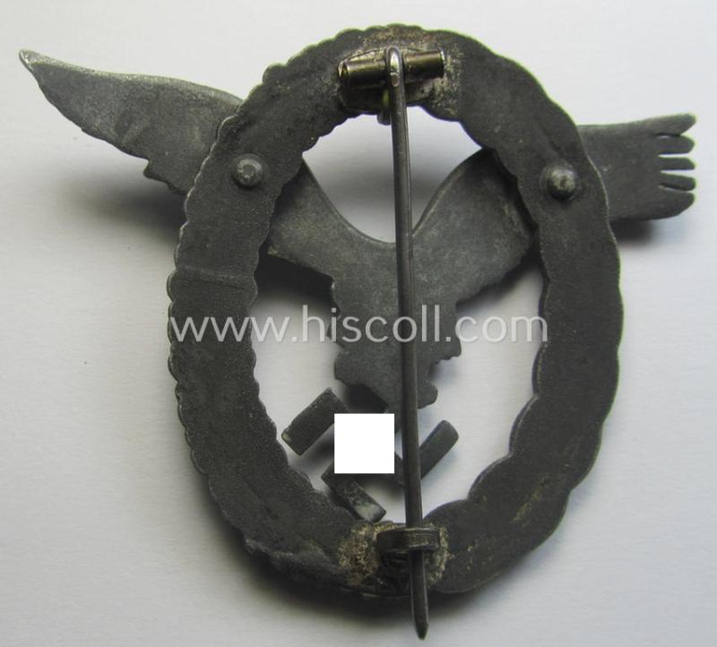 Later-war-period WH (Luftwaffe) 'Flugzeugführer-Abzeichen' (or: pilots'-badge) being a typical zinc- (ie. 'Feinzink'-) based and/or non-maker-marked example by the: 'Friedrich Linden'- (ie. 'FLL'-) company