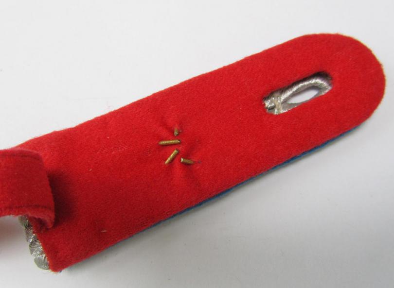 Attractive - albeit single but nevertheless scarcely encountered  - WH (Luftwaffe) 'cyphered', officers'-type shoulderboard, as was intended for usage by a: 'Leutnant der Reserve u. Waffenoffizier'