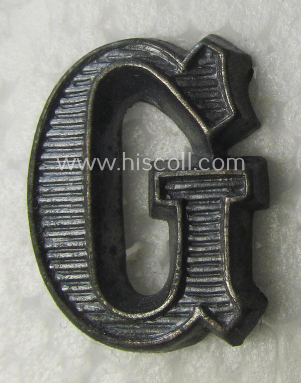 Pair of officers'-pattern, SS- (ie. SS-VT-) related shoulderstrap 'G'-cyphers (ie. 'Ziffern'): 'SS-Regiment Germania'