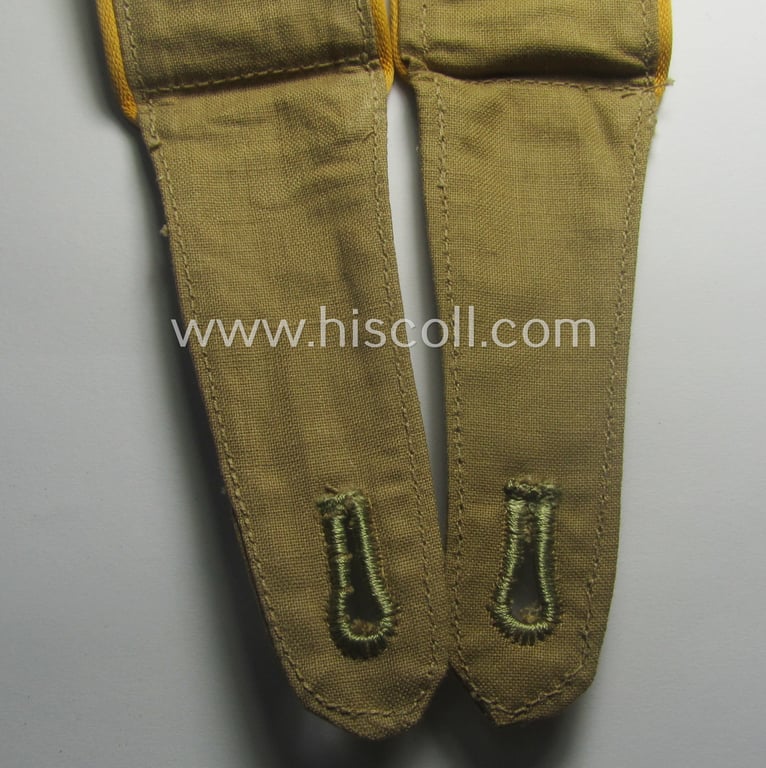 Pair of EM-type, WH (Luftwaffe) 'tropical-issue' shoulderstraps as was intended for usage by a: 'Soldat der Flieger- o. Fallschirmjäger-Trpn.'