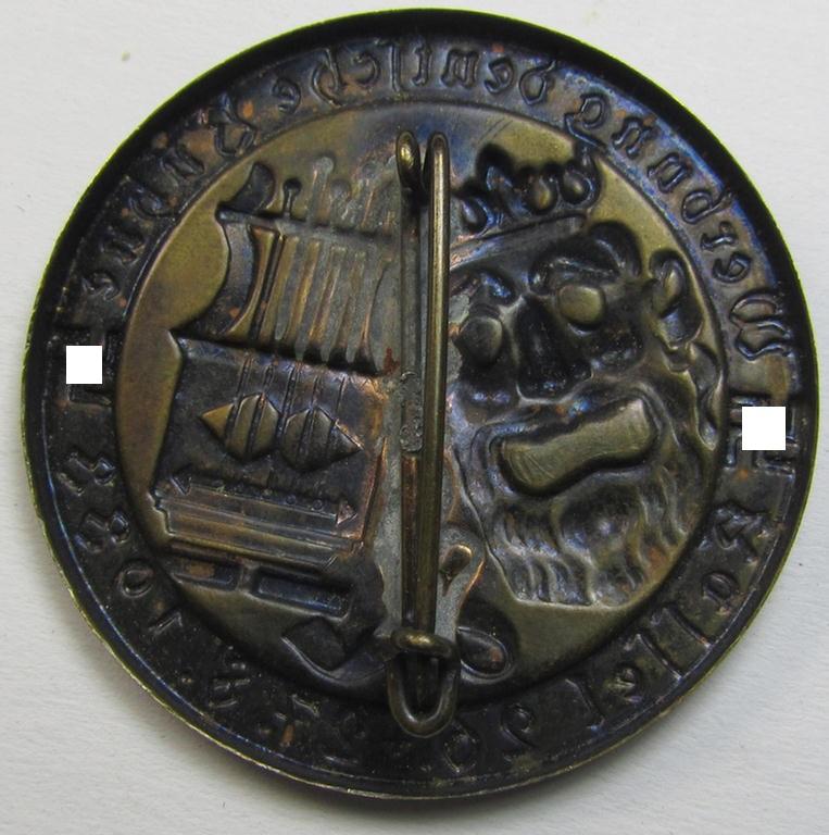 Unusually seen, commemorative TR-period day-badge (ie. 'tinnie') as issued to commemorate a DAF-related (?) gathering named the: 'Werbung deutsche Bühne - Kassel - 26. & 27.8.1933'