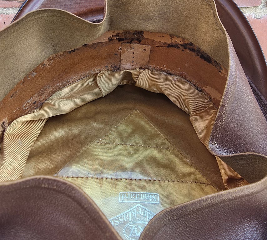 Original German officer's visor cap (Schirmmütze) Nachrichtentruppe