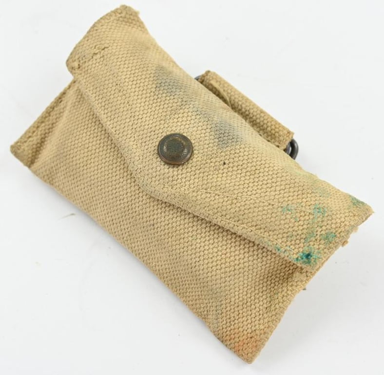 US WW2 M-1942 BM First Aid Pouch with First Aid Kit