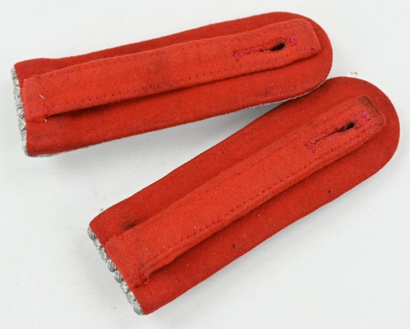 German WH Oberleutnant Shoulderboard Set Artillery