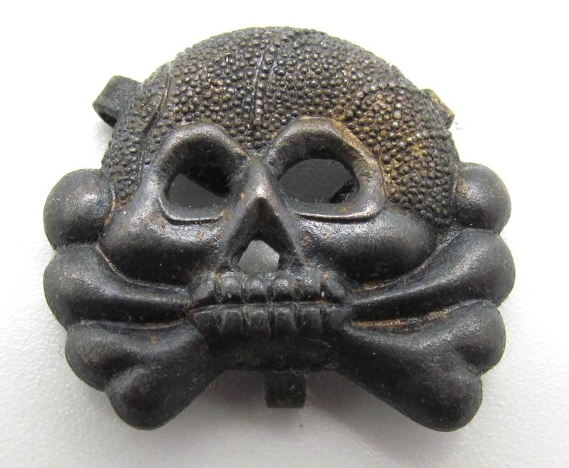 Wehrmacht (Heer) Panzer collar tab skull set