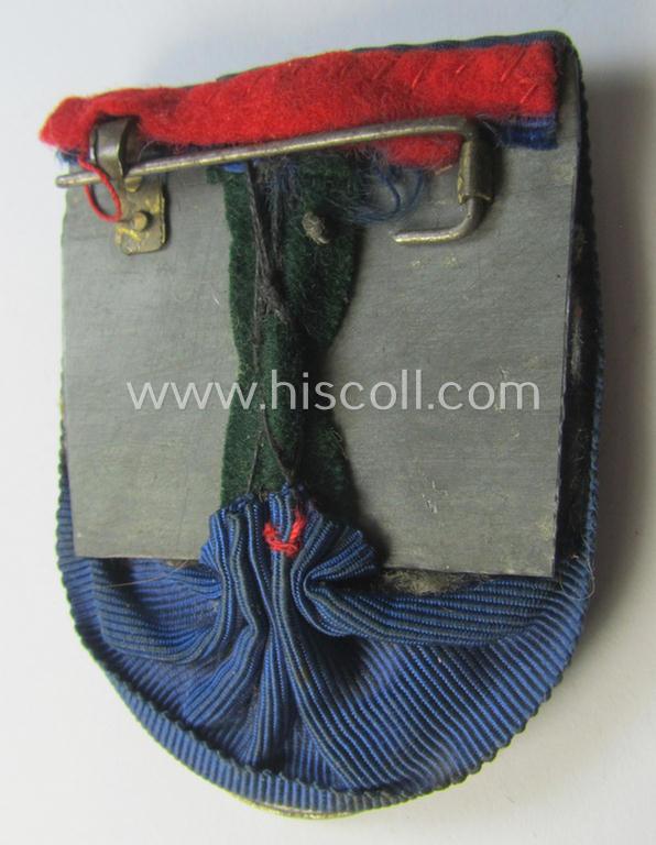 Neat - and truly used! - silver-toned WH (Heeres o. KM) so-called: 'Einzelspange' showing a: 'WH-Dienstauszeichnung 4. Stufe' (as was intended for 4 years of loyal-service) and that shows a detailed (albeit stained), eagle-device, period-attached