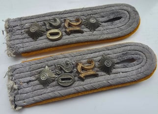 WH (Heeres) 'Kavallerie o. Aufklärungs'  shoulder boards
