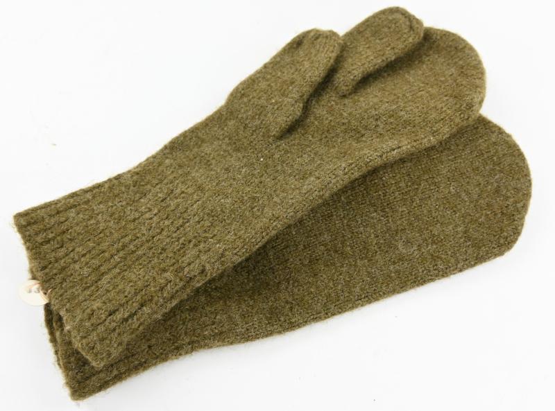 US WW2 Wool Knitted Mittens
