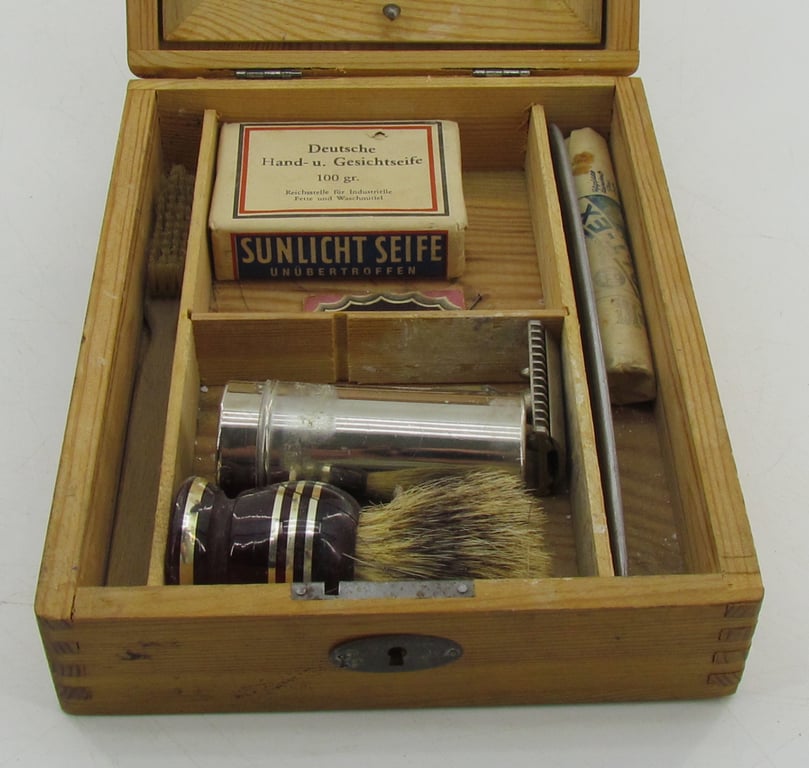 Wehrmacht  Officers Shaving Kit