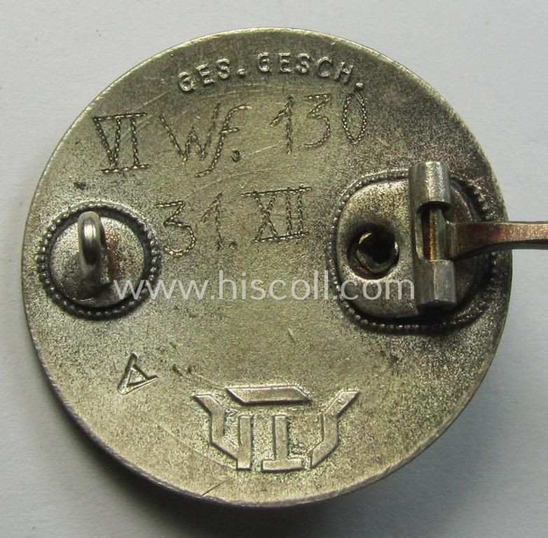 Superb, enamelled lapel-pin: 'Der Stahlhelm' - Bund der Frontsoldaten (Sta) - Eintrittsabzeichen 1932' being a nicely engraved (ie. 'XI Wf. 130 - 31 XII'-) example that comes in an overall very nice- (and/or fully undamaged!), condition