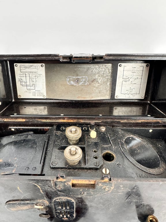 Nice original German WW2 FF33 Field Telephone (Feldfernsprecher 33) 1940