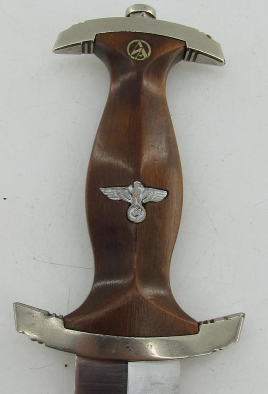 SA Dagger by M7/33 – F.W. Höller with Three Piece Hanger