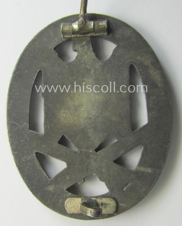 'Allgemeines Sturmabzeichen' being a detailed albeit unmarked example (of the 'long-barrel-hinge'-variant!) as executed in 'Feinzink' as produced by the: 'Steinhauer & Lück'-company