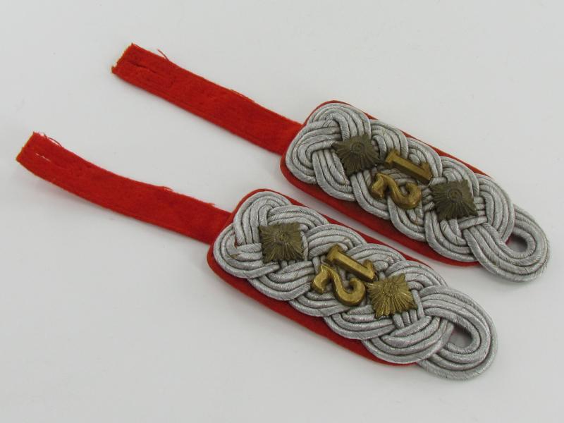 Luftwaffe 'Oberst des Artillerie-Regiments 12' Shoulder Boards