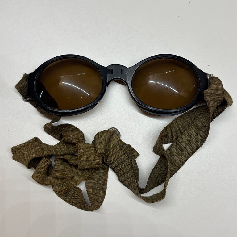 LW Ultrasin Pilot Goggles with Original Case – Late War Splitterschutzbrille