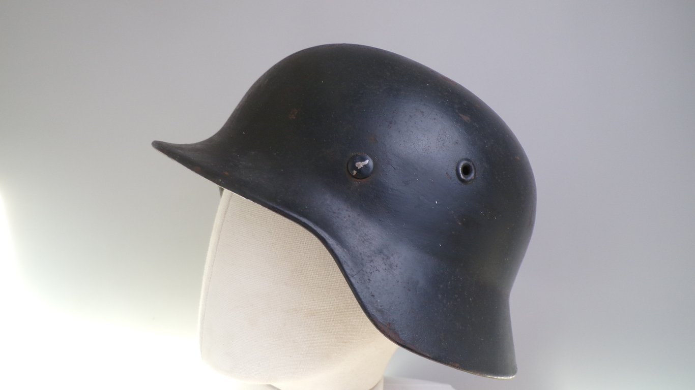 No decal M40 Luftwaffe blue helmet!