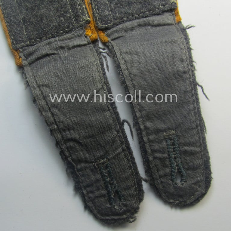 Attractive - and fully matching! - pair of mid- (ie. later-) war-period, WH (Luftwaffe) NCO-type shoulderstraps as was intended for usage by an: 'Unteroffizier der Flieger o. Fallschirm-Trpn.'