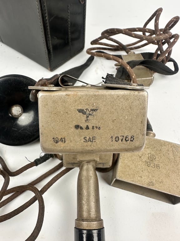 Wehrmacht Brustmikrofon 33 in Original Pouch.